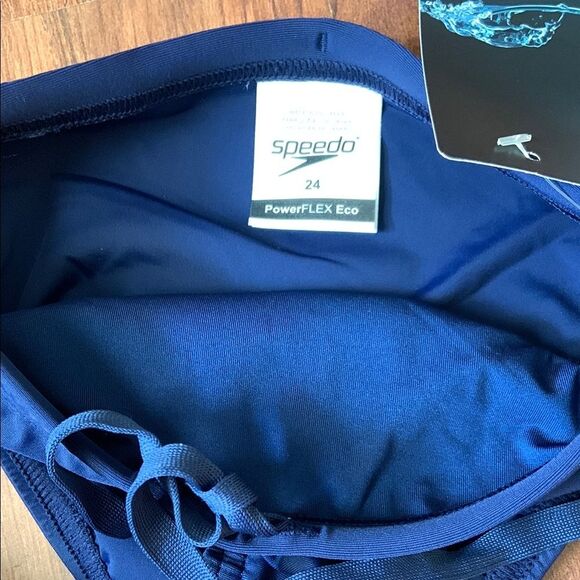 Speedo Competitive Youth ML Navy Swim Briefs Sz 24 - Picture 3 of 6